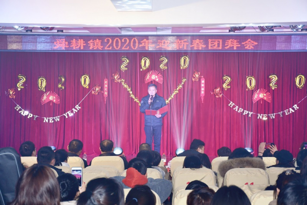 (党政办 金忻)他来了他来了,舜耕镇带着迎新春团拜会给您拜年来了