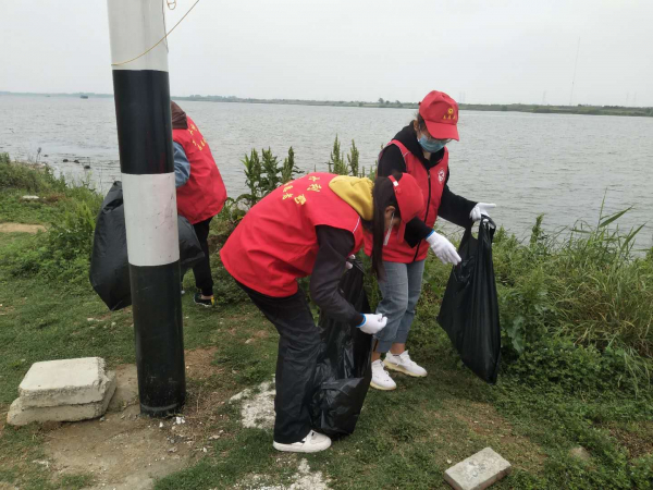 （姚北 陈亚南）舜耕镇姚北村开展饮水保护区志愿服务
