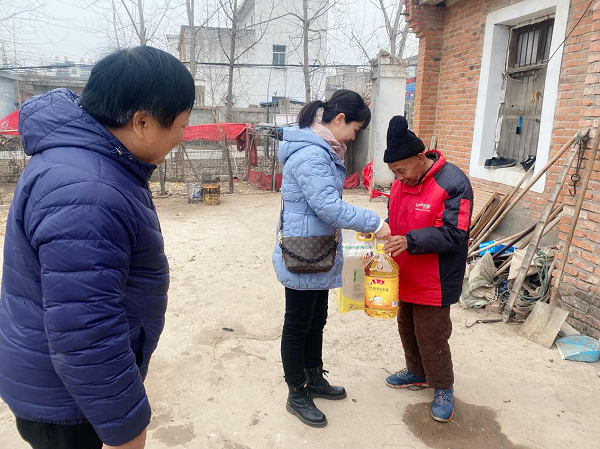 情系困难户 春节慰问暖人心 (2)