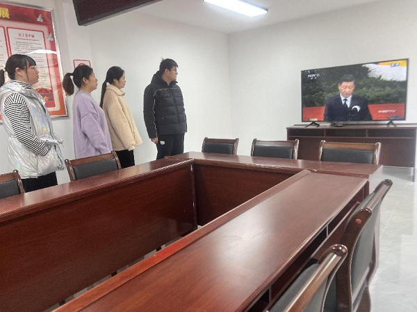 深切悼念江泽民同志