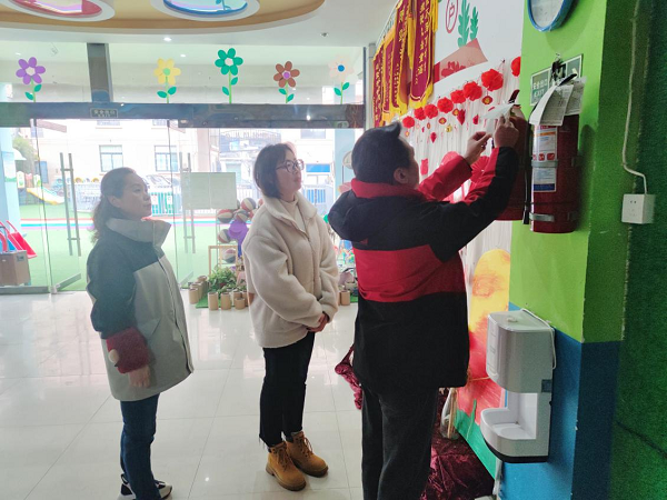 王郢社区开展校园食品安全及消防安全专项检查