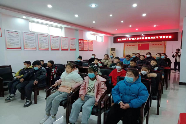 舜耕镇钟郢社区组织辖区内青少年学生开展了“清风润童心,廉洁伴成长”主题教育活动