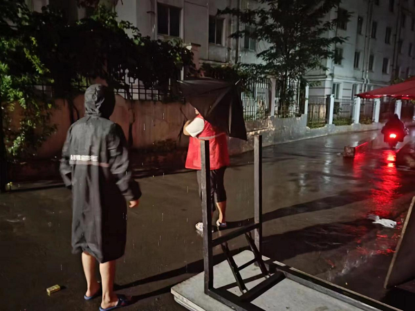 舜耕镇前锋社区：闻“汛”而动，筑牢“红色”防线