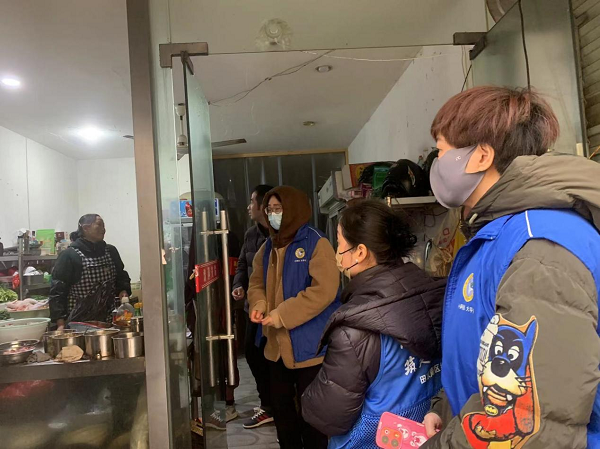 洞山社区开展瓶装液化气排查——筑牢安全防线