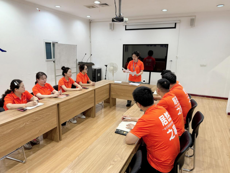 舜耕镇:坚持“三个紧盯”,夯实新兴领域发展党员工作_副本